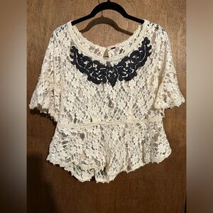 Free People ivory/off white lace top (M)